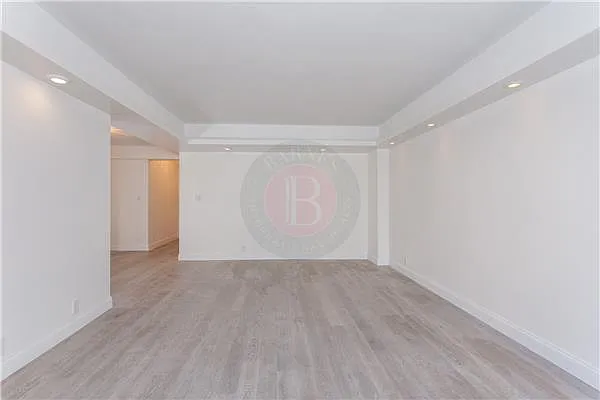 Rented by BARNES New York | media 10
