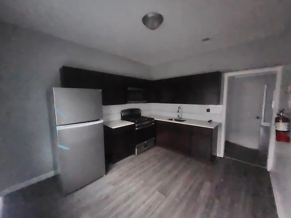 459 Penn St #2E