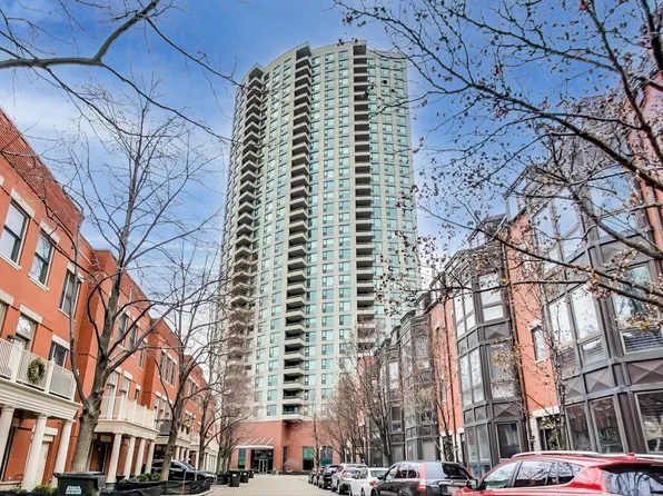 501 N Clinton St APT 2707, Chicago, IL 60654