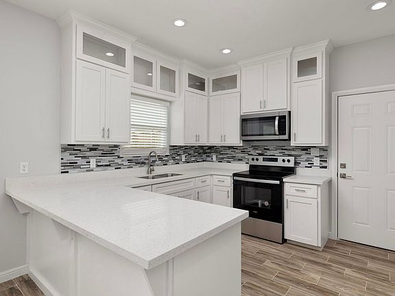 2nd image of 723 Olivarez St APT 4
