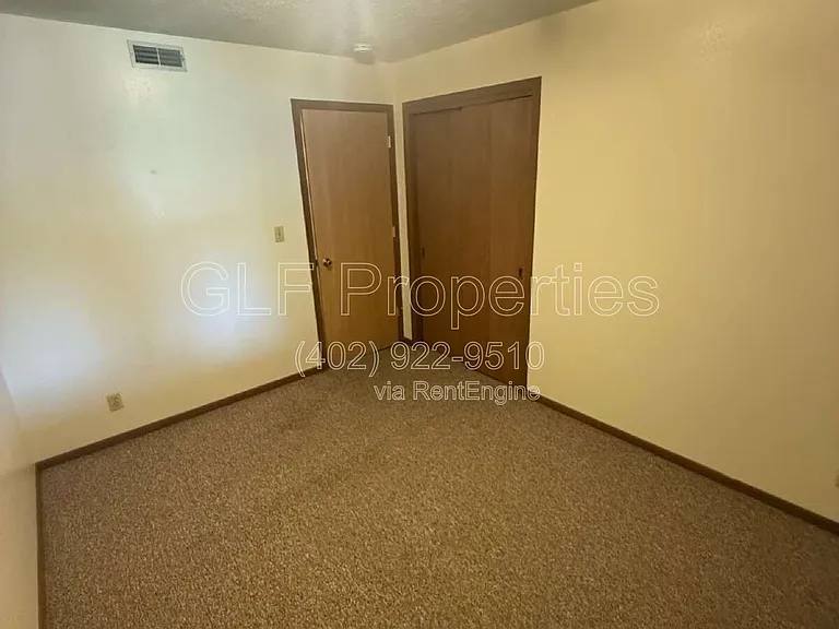 5840 S 52nd St #5 — Photo 4
