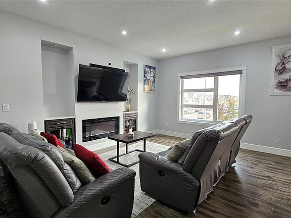3rd image of 126 Bolstad WAY