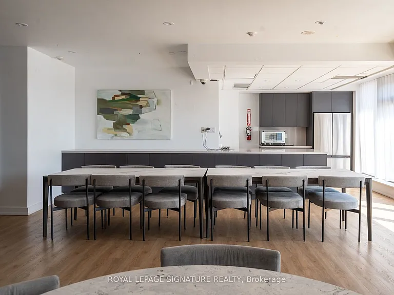 59 E Liberty St #905 — Photo 38