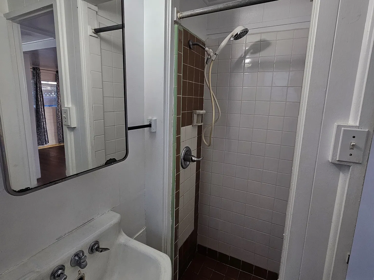 Studio, 400 sqft, $1,600 — Photo 1