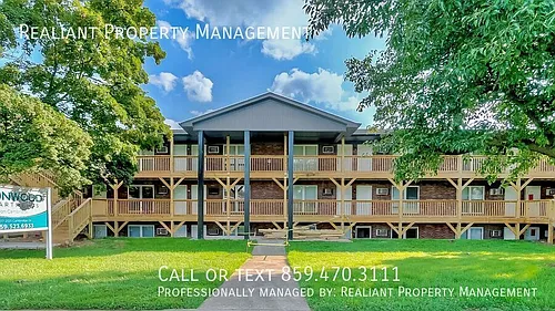 2021 Cambridge Dr Photo 1
