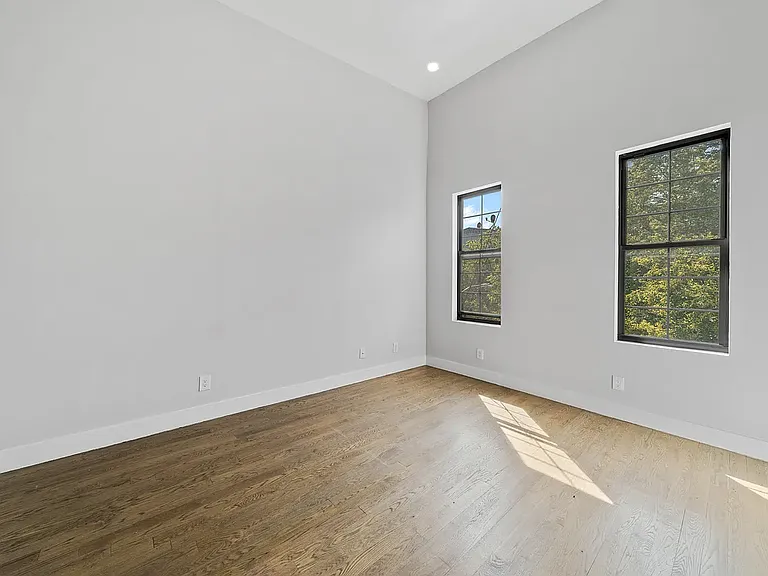 272 Himrod St #2L — Photo 2
