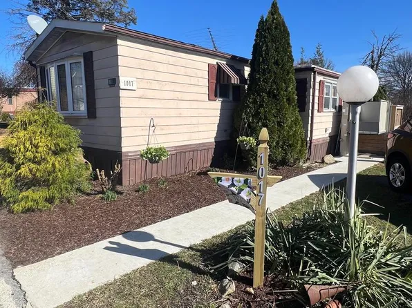 1017 Cherry Tree Xing, Breinigsville, PA 18031