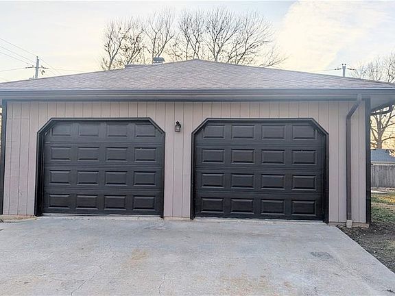 3rd image of 201 W Hospital Rd