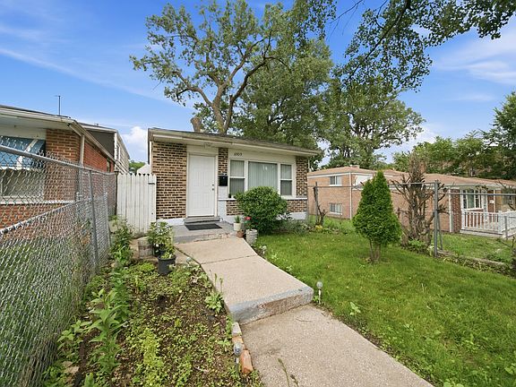 2nd image of 6909 S Ada St