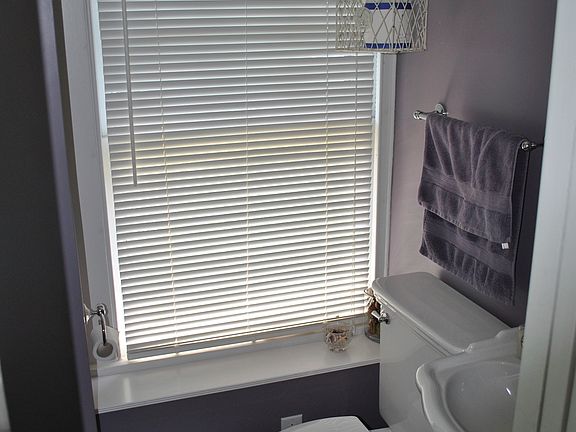 1st floor bath room