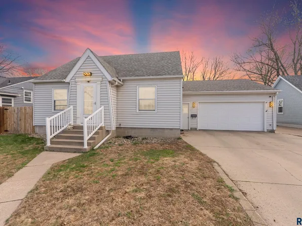 1016 N Hudson Ave, Sioux Falls, SD 57104