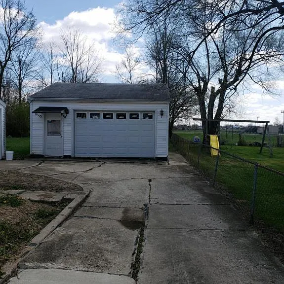 715 N Main St — Photo 8