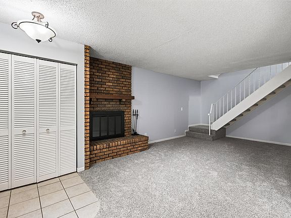 3rd image of 2772 Upland Ln N