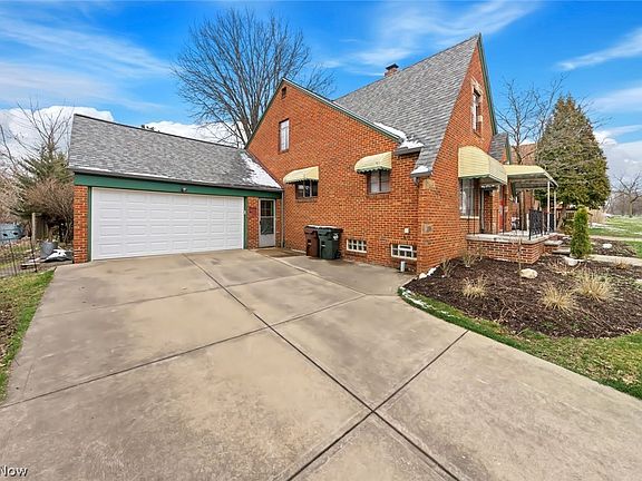 4th image of 6414 Hollywood Dr