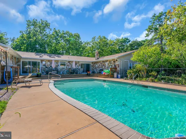 429 Thomas Ave, Little Egg Harbor, NJ 08087