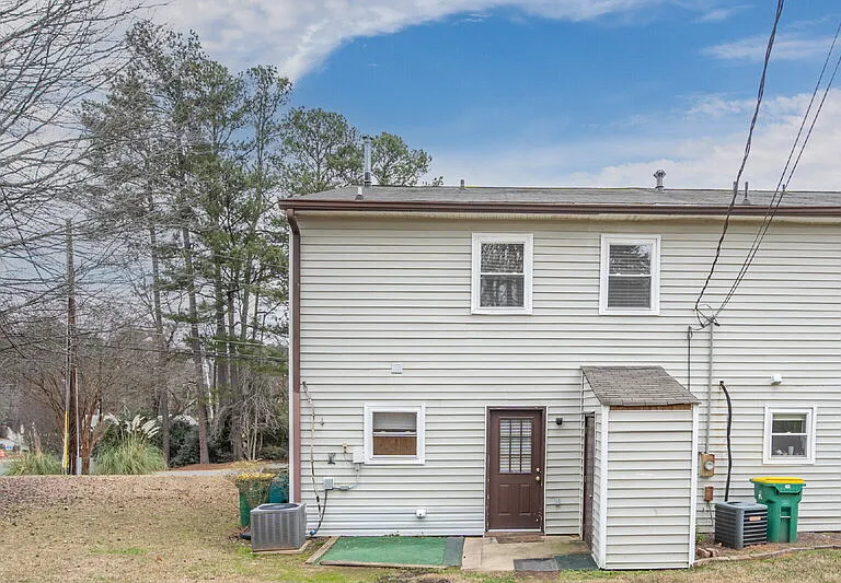 114 Bentley Pkwy #B — Photo 21