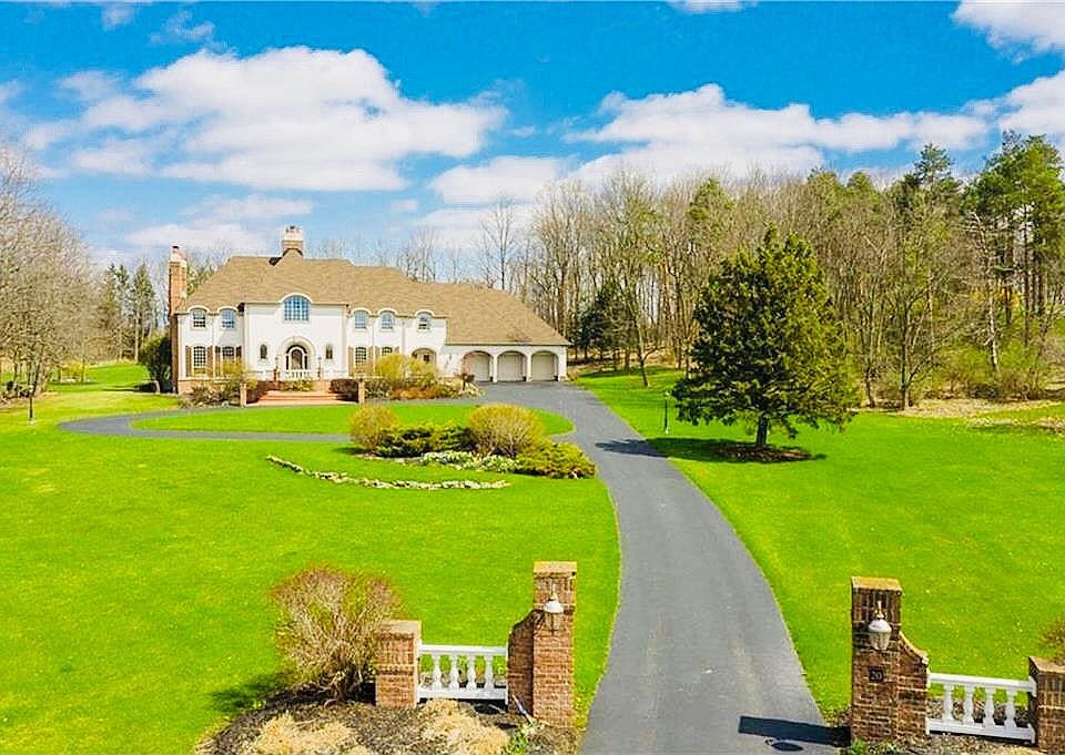 1st image of 20 Windham Hl