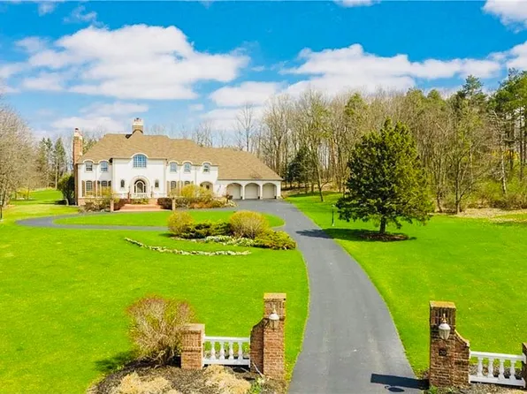 20 Windham Hl, Mendon, NY 14506