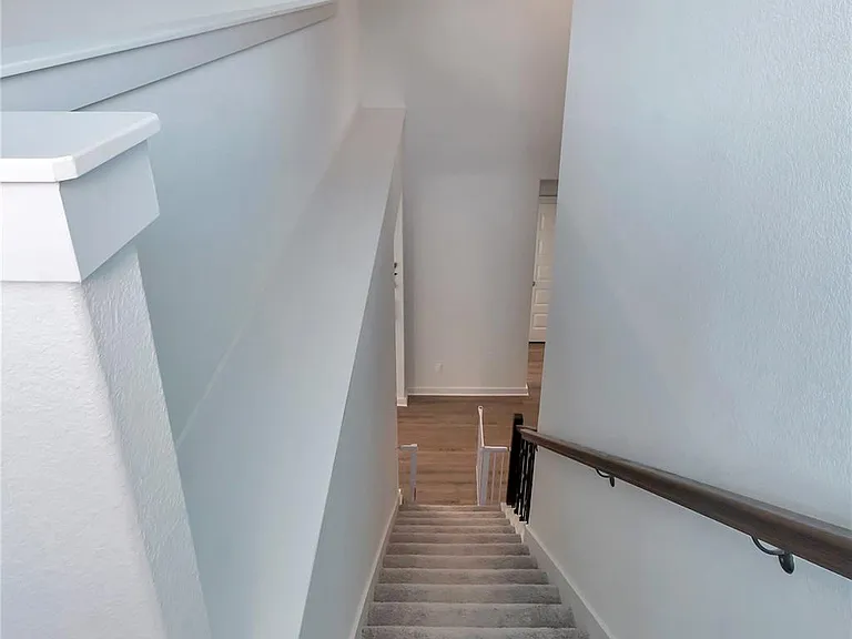 563 Saturnia Dr — Photo 24