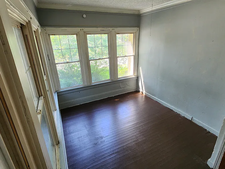 1540 Maple Rd — Photo 9