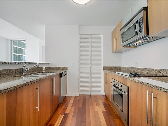 4th image of 300 Biscayne Blvd #T-2702