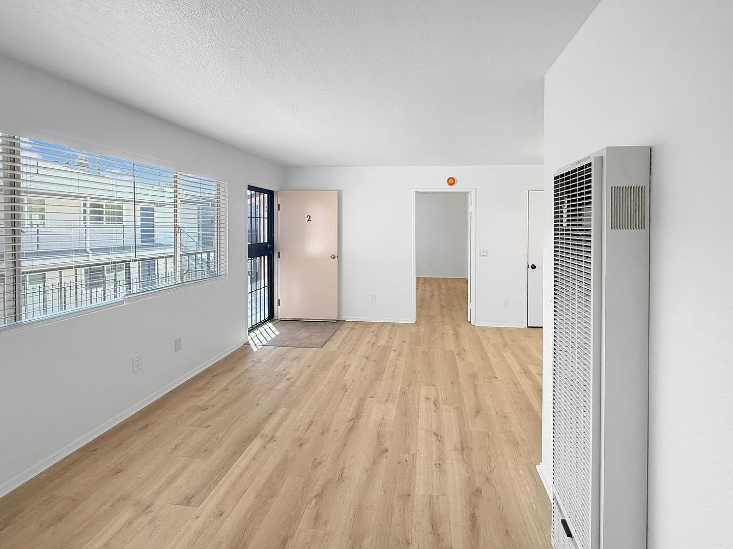 4025 Oakwood Ave — Photo 3