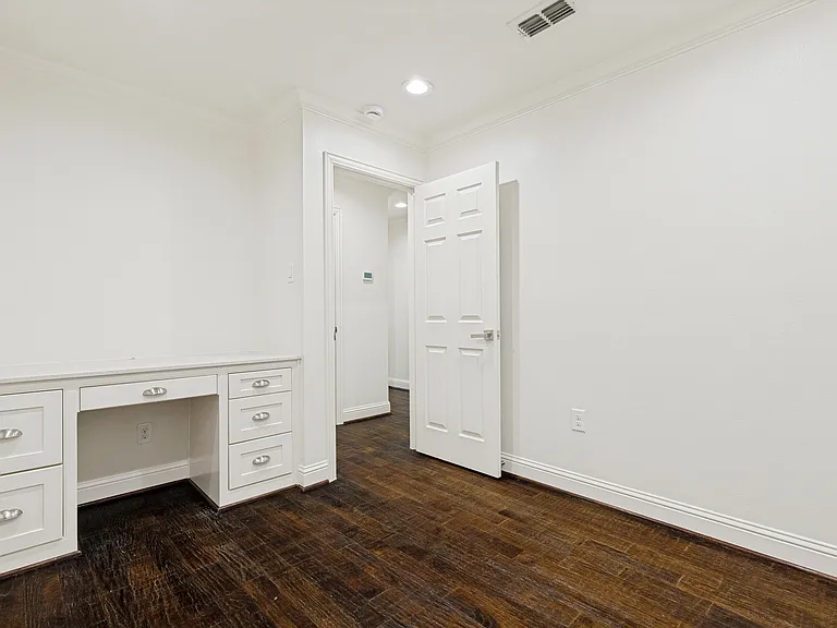 6900 Laramie Dr — Photo 14