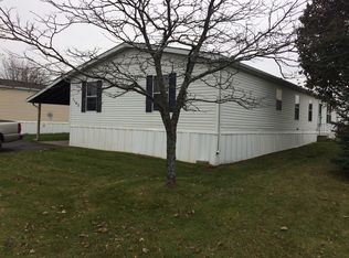 1102 Lockwood Dr, Lockport, NY 14094