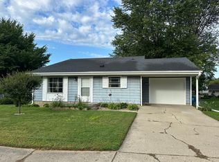 1209 Goral Ct, Dixon, IL 61021