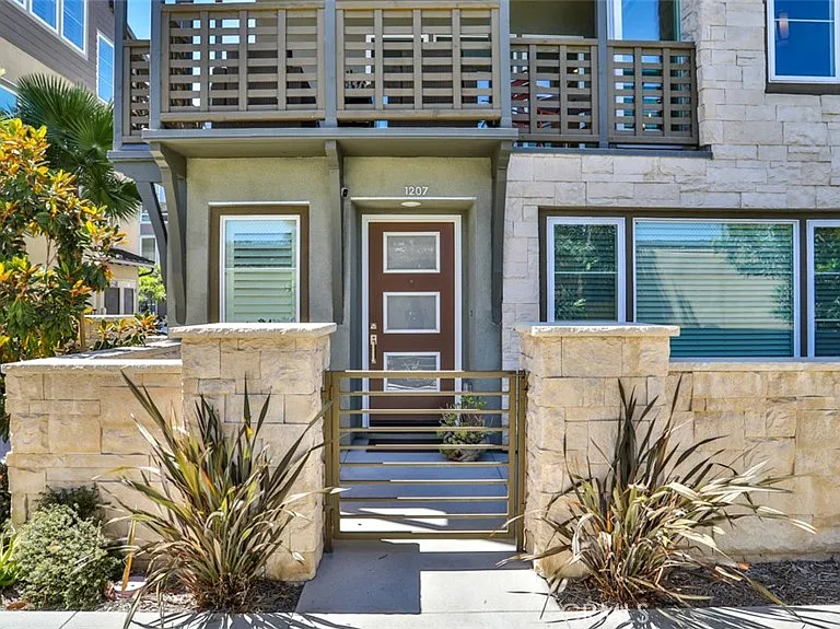 1207 Doheny Way — Photo 39