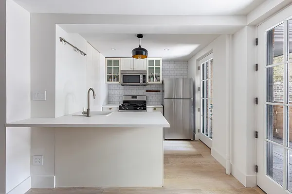 Sold by Compass | media 23