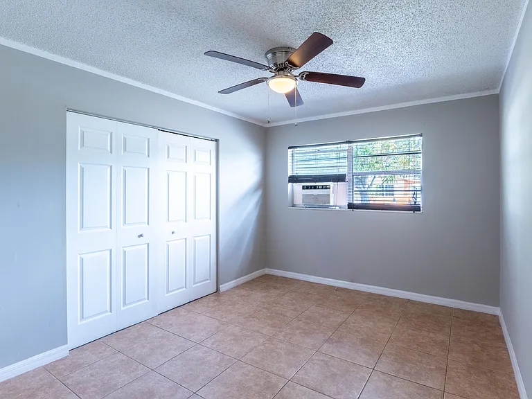 1218 Giller Ave — Photo 6
