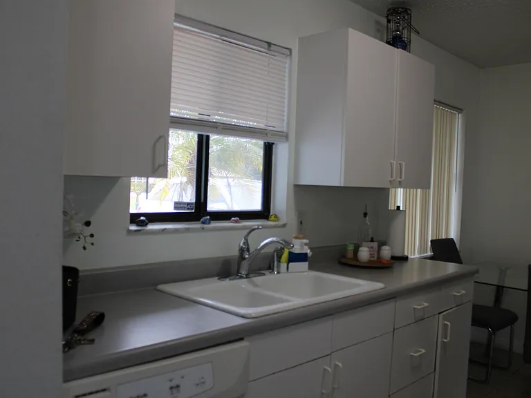 2533 SE Grand Dr — Photo 15