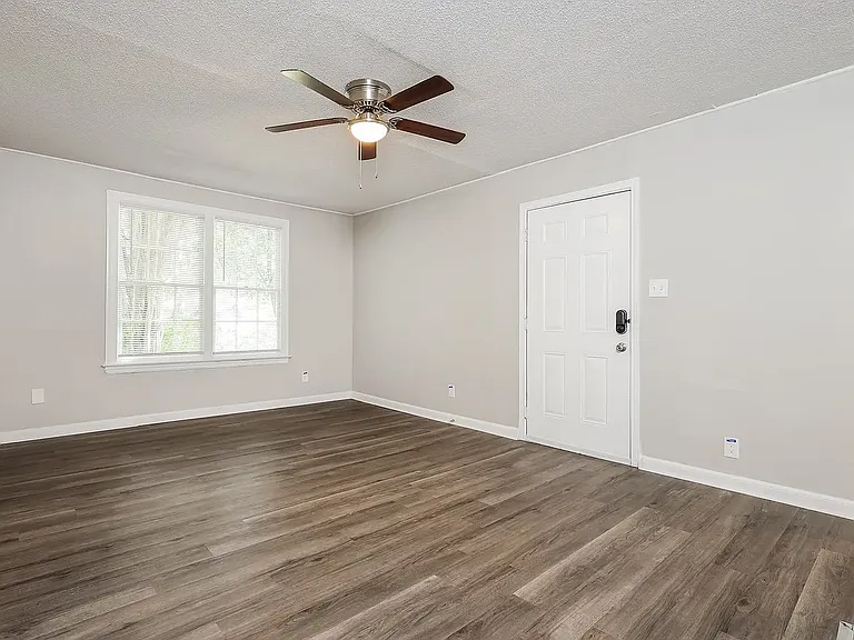 2143 Crosley St — Photo 1