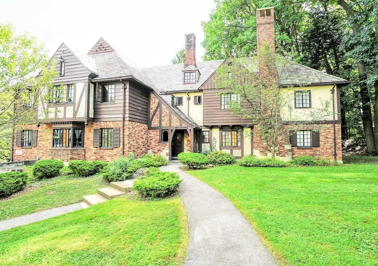 125 Highland Parkway — Photo 4