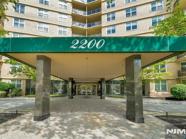 2200 N Central #7B, Fort Lee, NJ 07024