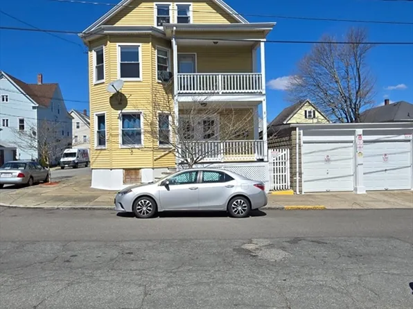 27-29 Larch St, New Bedford, MA 02740