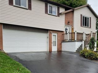 824 Chateau Dr, Ellwood City, PA