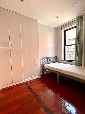 2nd image of 165 Hester St #6G