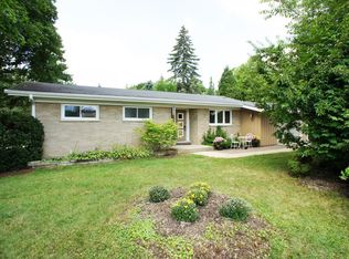 426 N Benton St, Palatine, IL 60067