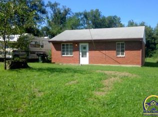 204 SW Sanneman Dr, Topeka, KS 66609