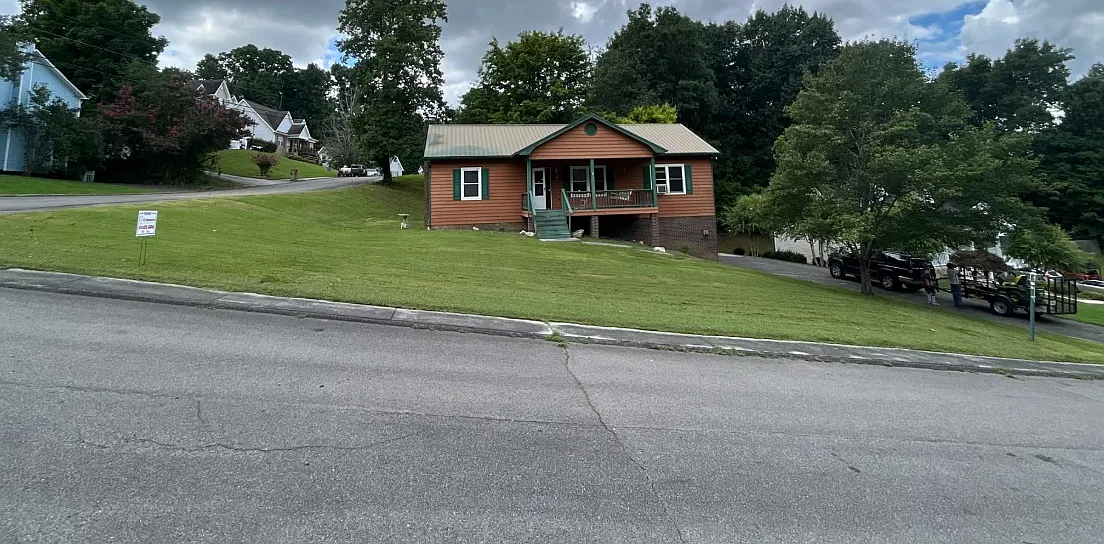 3 bed, 1344 sqft, $2,195 — Photo 1