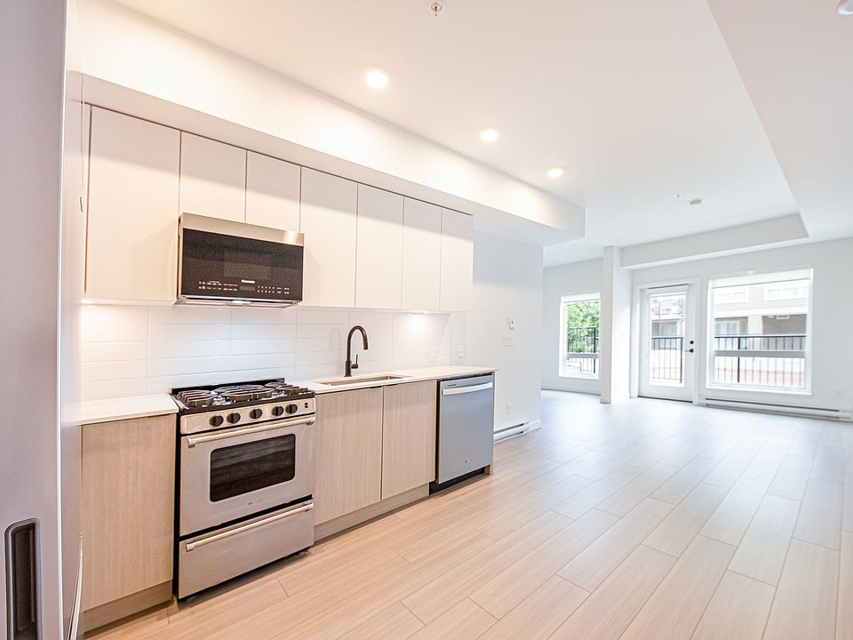 1st image of 2277 Hawthorne Ave #102