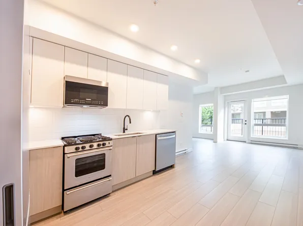 2277 Hawthorne Ave #102, Pt Coquitlam, BC V3C 1W3