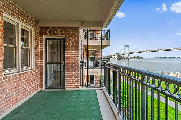 Sold by Lovett Realty, Inc. | media 14