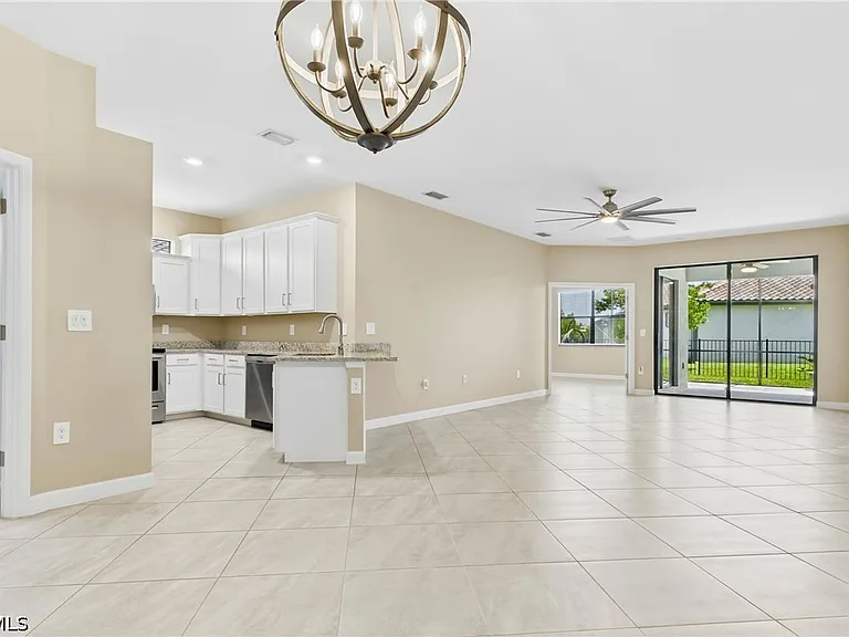 14050 Pine Lodge Ln — Photo 4