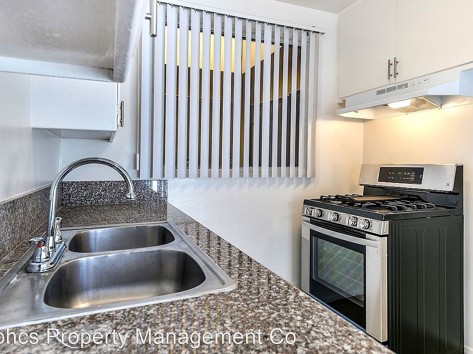 1st image of 8526 Saturn St #3