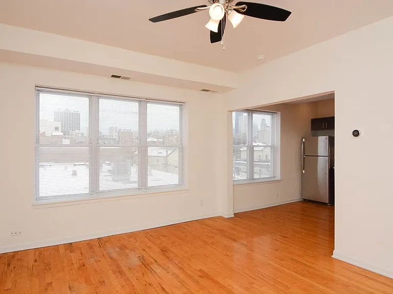 1555 N Mohawk St #C4 — Photo 8