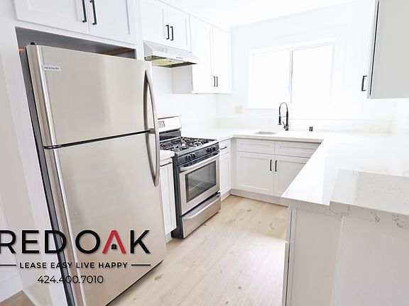 3rd image of 1051 N Gardner St #5