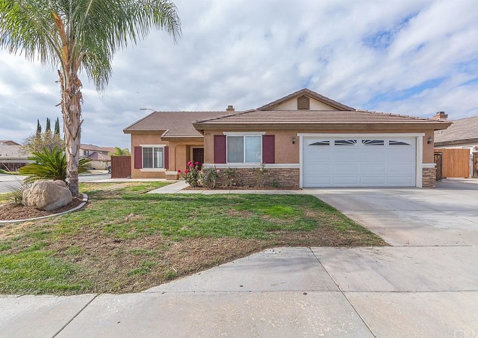 1st image of 1495 Apple Blossom Way